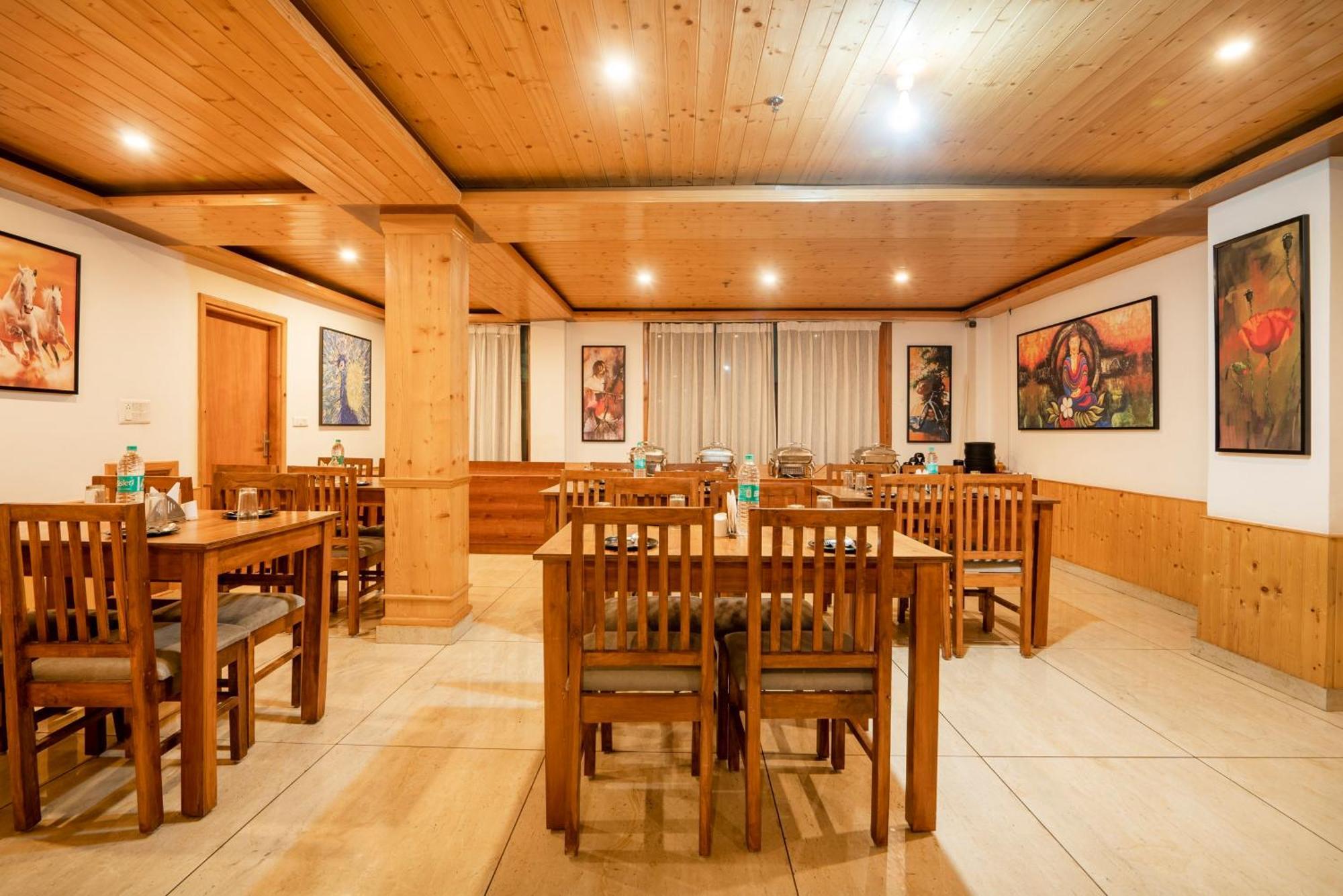 Treebo Premium Sattva With Mountain View Hotel มะนาลี ภายนอก รูปภาพ