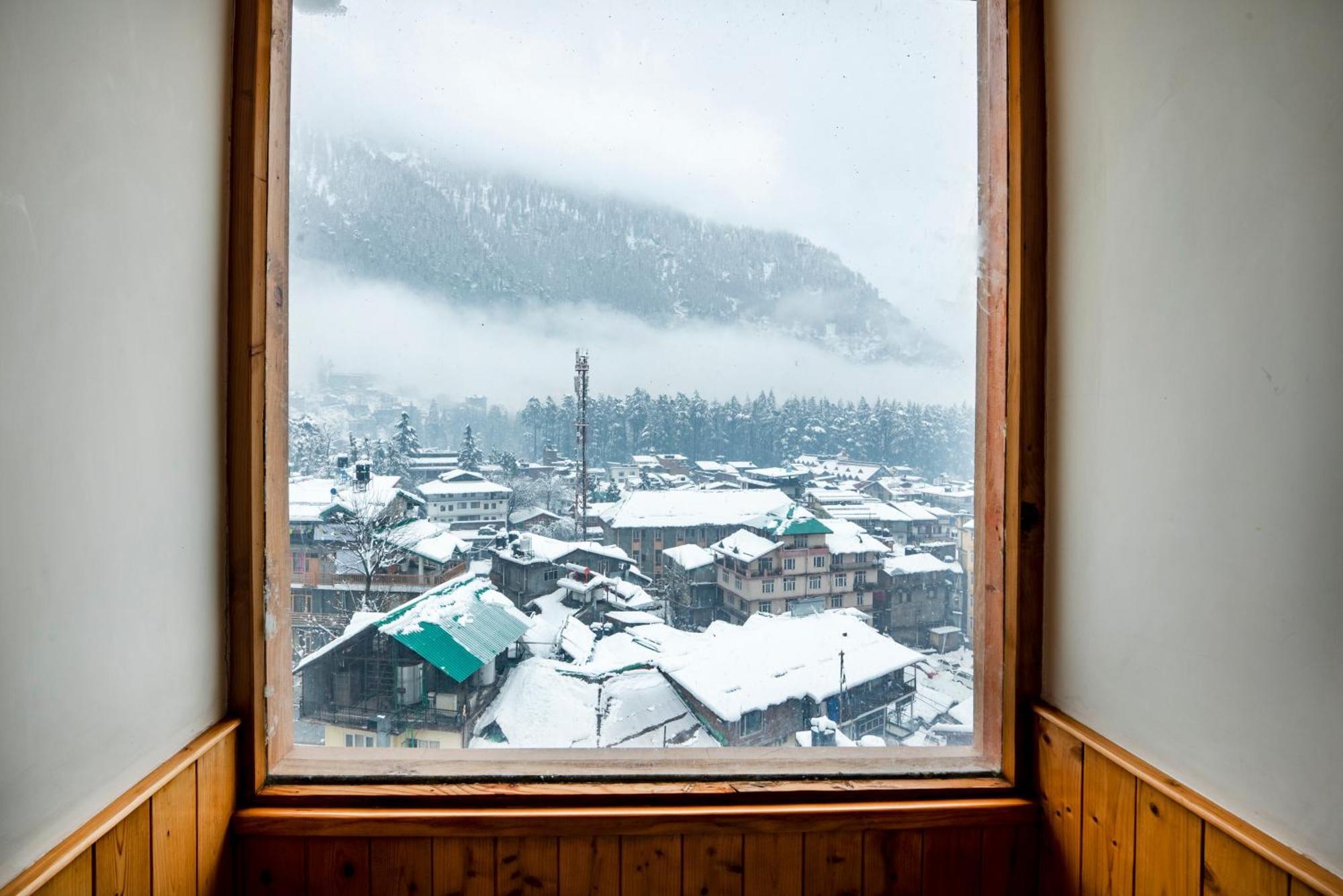 Treebo Premium Sattva With Mountain View Hotel มะนาลี ภายนอก รูปภาพ