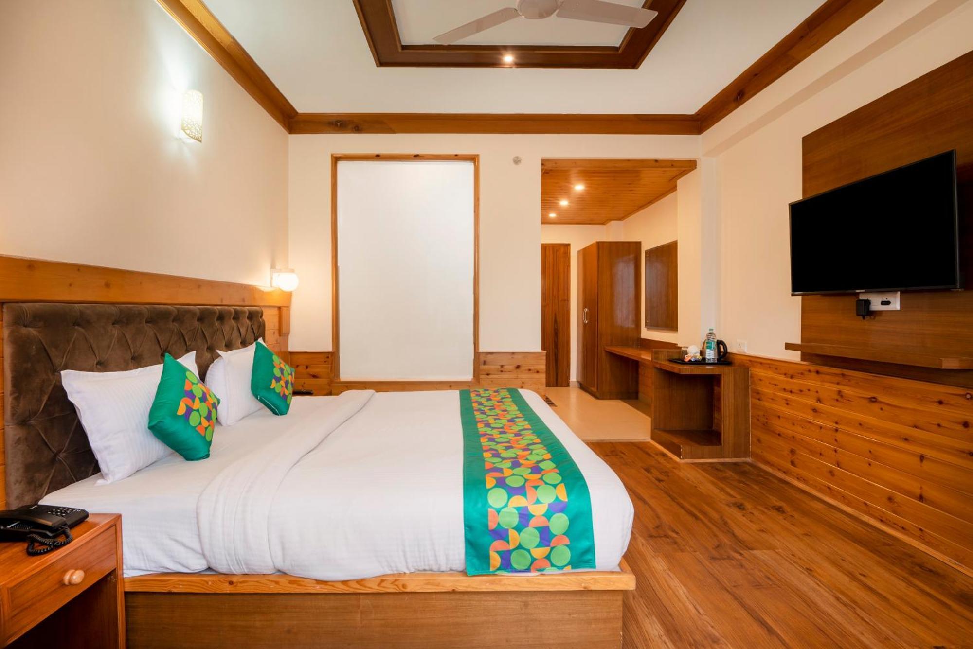 Treebo Premium Sattva With Mountain View Hotel มะนาลี ภายนอก รูปภาพ