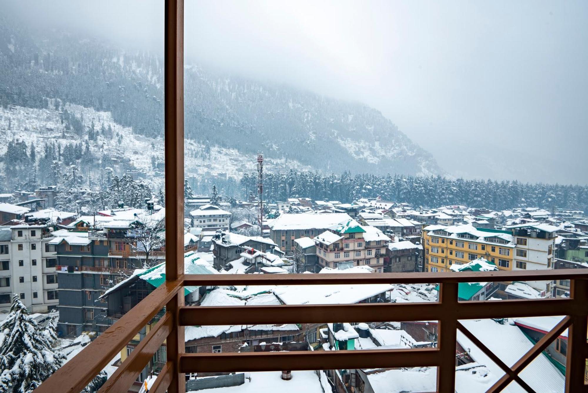 Treebo Premium Sattva With Mountain View Hotel มะนาลี ภายนอก รูปภาพ